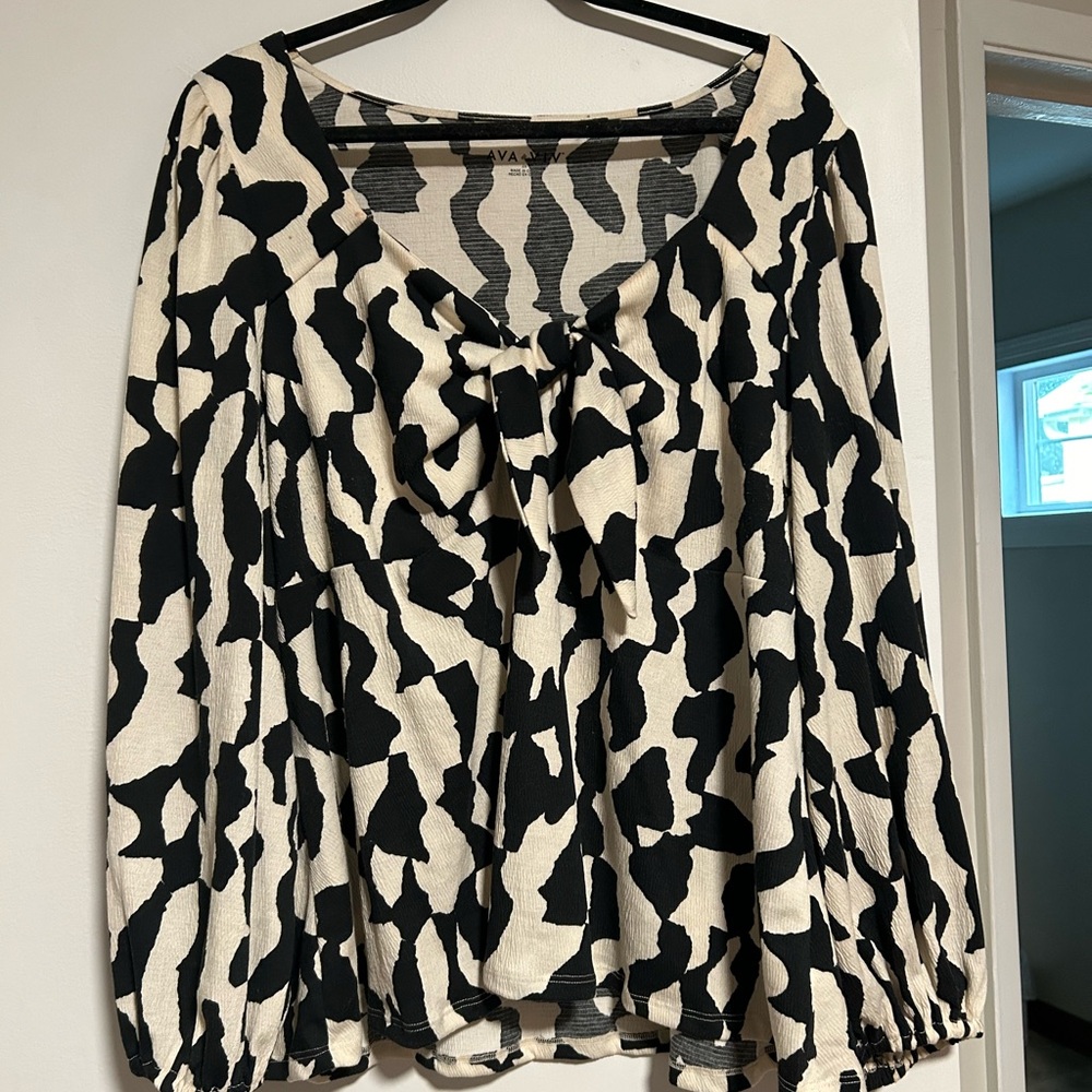 Ava & Viv 2x Black and White Patterned Women's Top